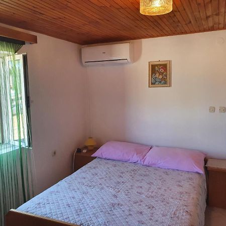 Apartman Letizia Apartment Ustrine Luaran gambar