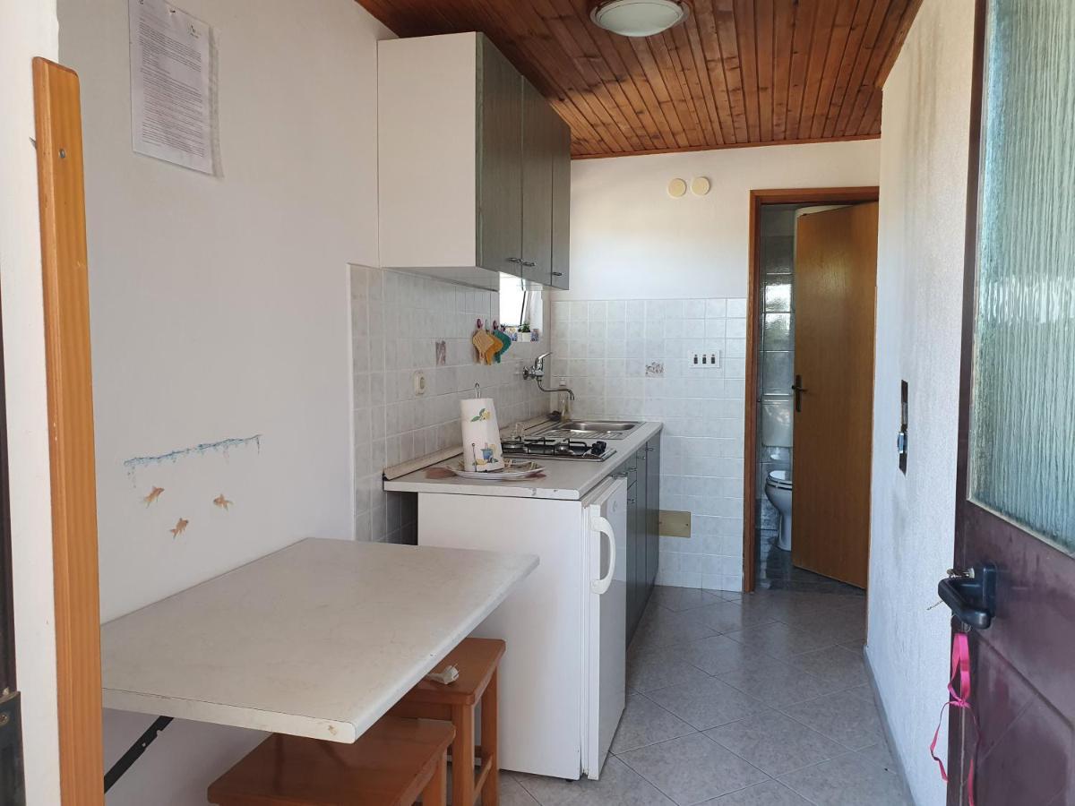 Apartman Letizia Apartment Ustrine Luaran gambar